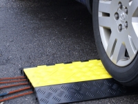 Heavy duty 5 Channel industrial rubber protector protecting cables automobile traffic